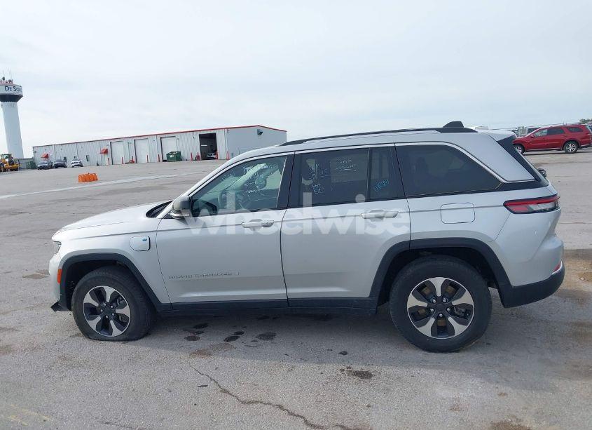 Photo 14 of 2023 Jeep Grand CHEROKEE 4XE (VIN 1C4RJYB66PC649556)