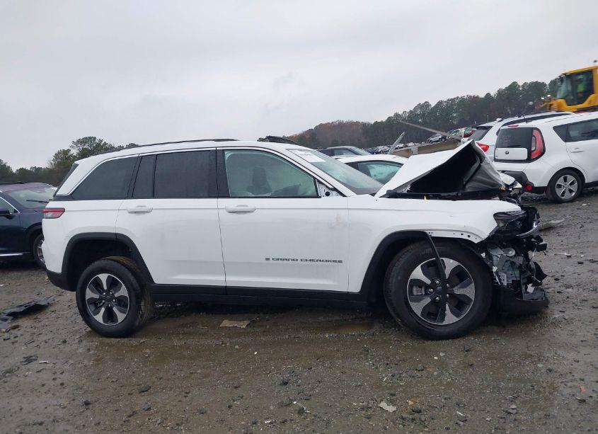 Photo 13 of 2023 Jeep Grand CHEROKEE 4XE (VIN 1C4RJYB66PC649587)