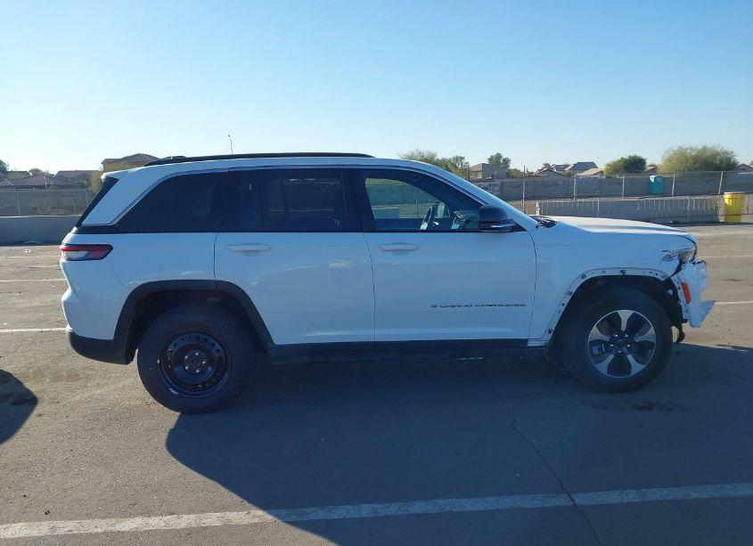 Photo 13 of 2024 Jeep Grand CHEROKEE 4XE (VIN 1C4RJYB66R8520822)