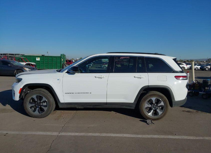 Photo 14 of 2024 Jeep Grand CHEROKEE 4XE (VIN 1C4RJYB66R8520822)