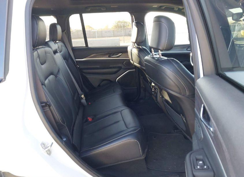 Photo 8 of 2024 Jeep Grand CHEROKEE 4XE (VIN 1C4RJYB66R8520822)