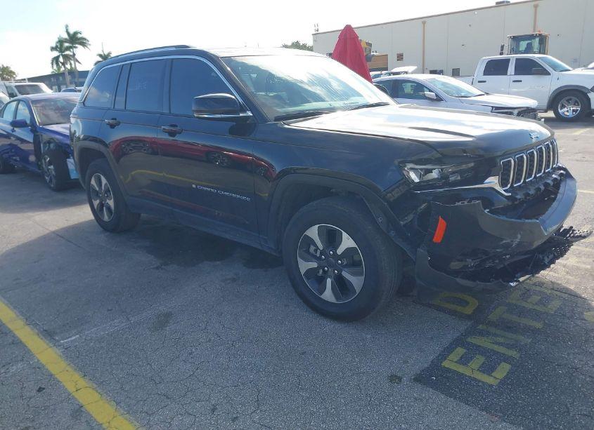 2024 Jeep Grand CHEROKEE 4XE (VIN 1C4RJYB66R8958000) main photo