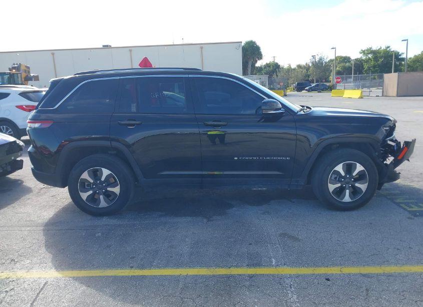 Photo 13 of 2024 Jeep Grand CHEROKEE 4XE (VIN 1C4RJYB66R8958000)