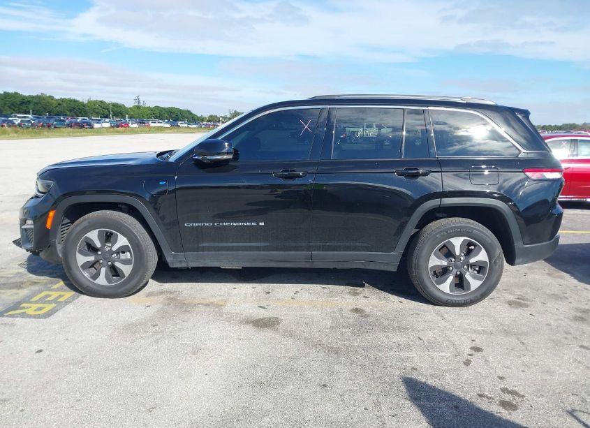 Photo 14 of 2024 Jeep Grand CHEROKEE 4XE (VIN 1C4RJYB66R8958000)