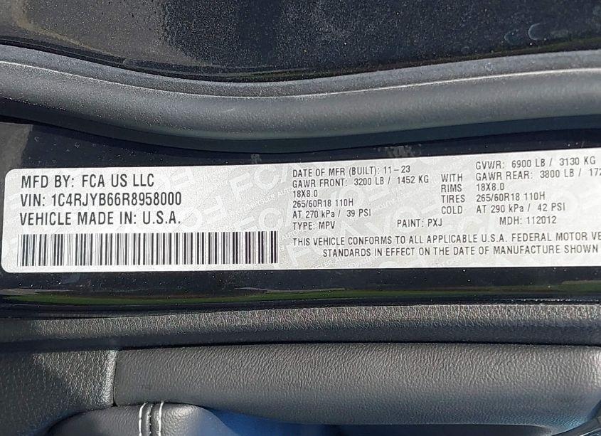 Photo 9 of 2024 Jeep Grand CHEROKEE 4XE (VIN 1C4RJYB66R8958000)
