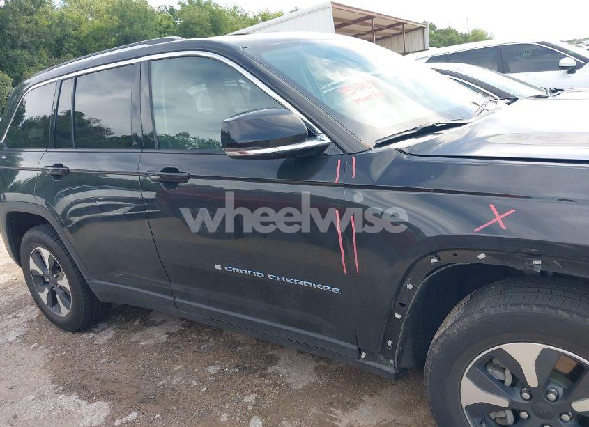Photo 13 of 2024 Jeep Grand CHEROKEE 4XE (VIN 1C4RJYB66RC709970)