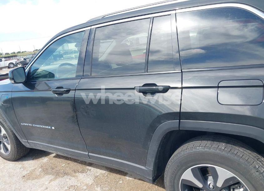Photo 14 of 2024 Jeep Grand CHEROKEE 4XE (VIN 1C4RJYB66RC709970)