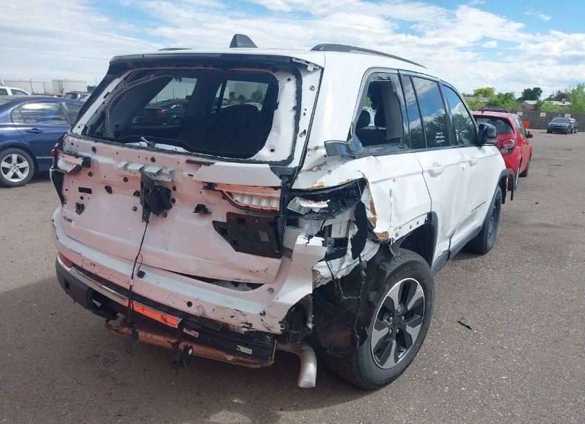 Photo 4 of 2023 Jeep Grand CHEROKEE 4XE (VIN 1C4RJYB67PC624021)