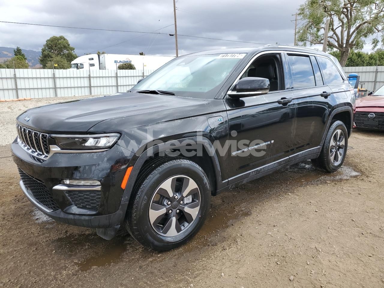 2023 JEEP GRAND CHEROKEE LIMITED 4XE (VIN 1C4RJYB67PC624360) main photo