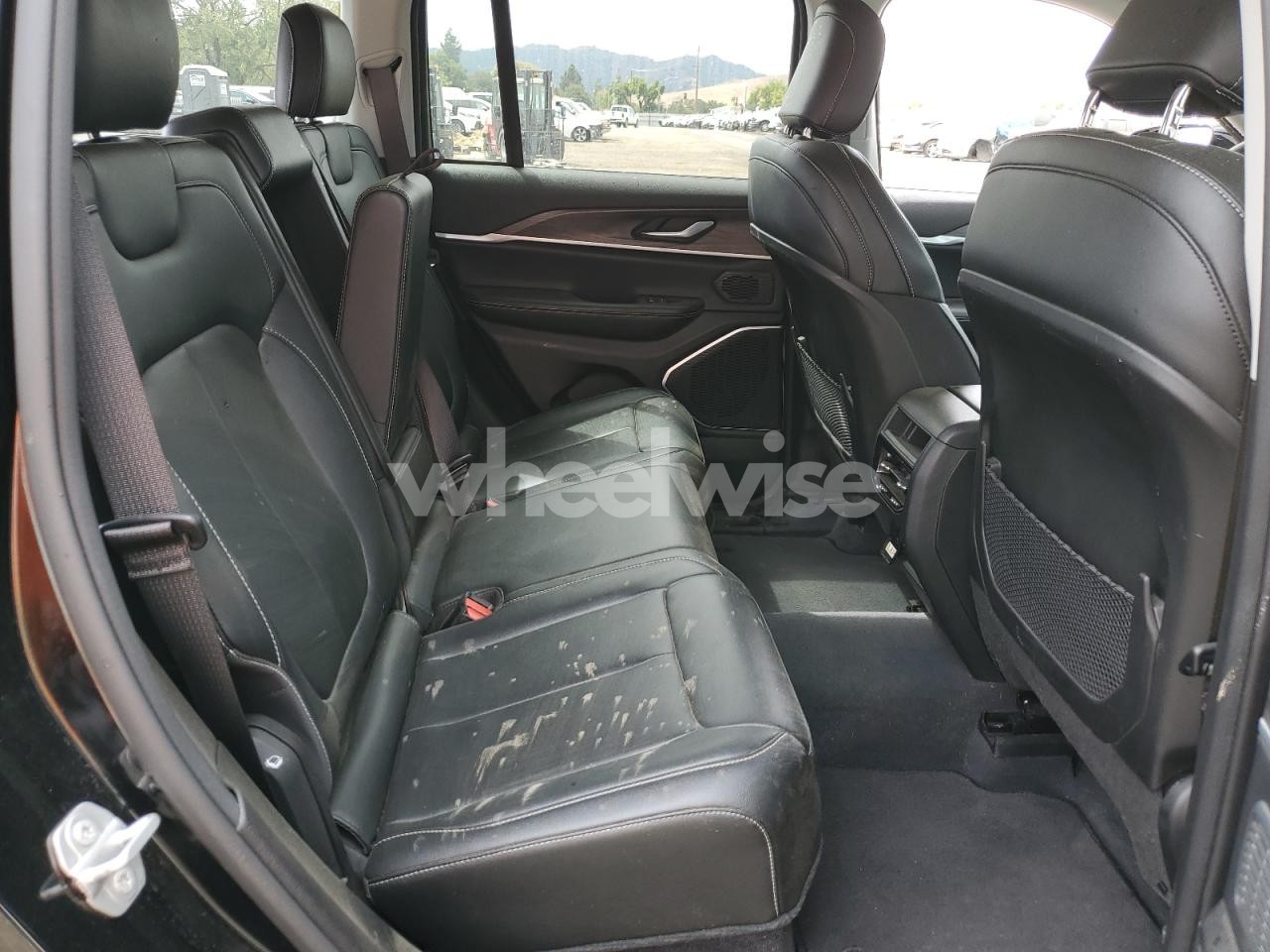 Photo 11 of 2023 JEEP GRAND CHEROKEE LIMITED 4XE (VIN 1C4RJYB67PC624360)