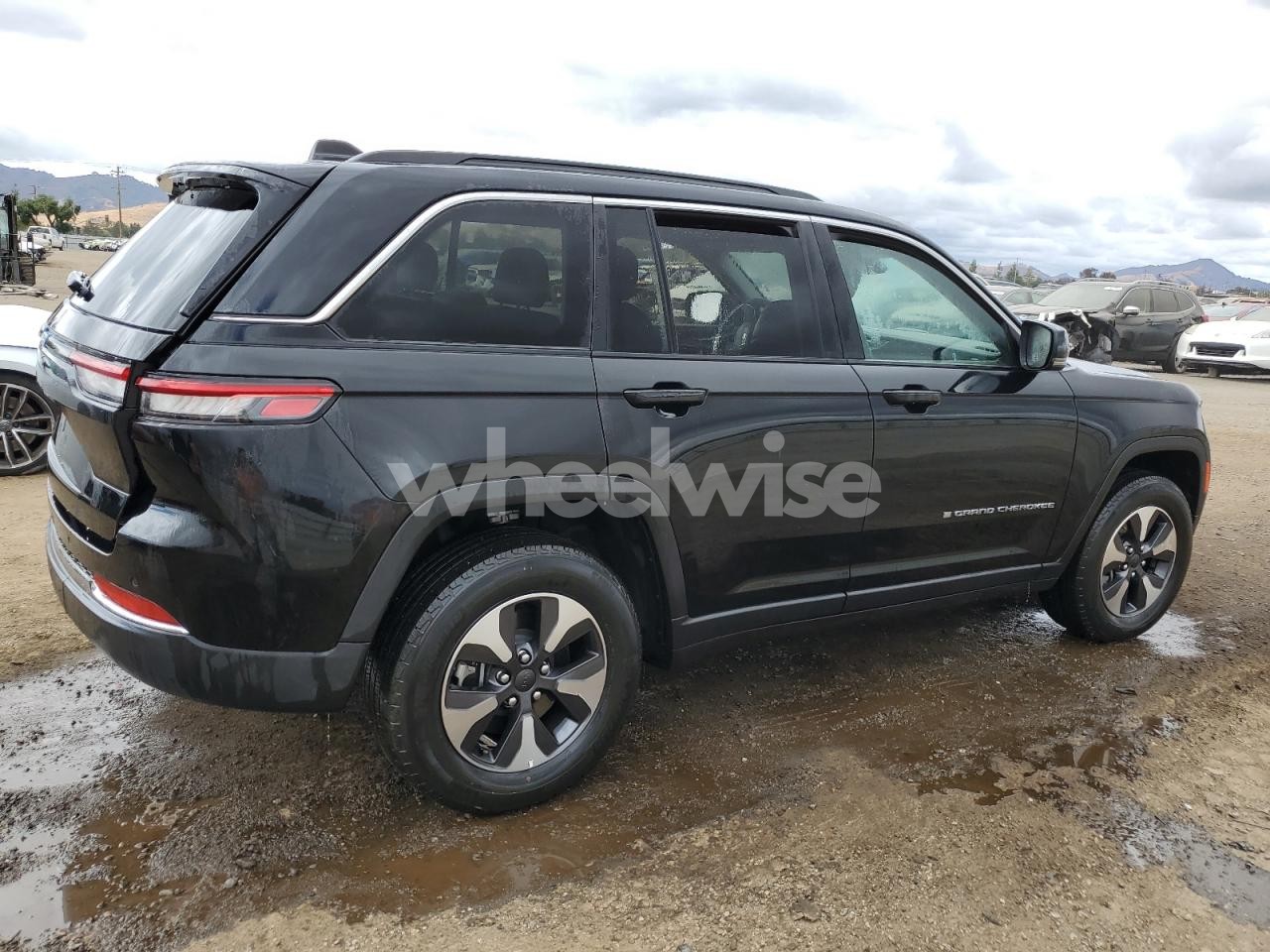 Photo 3 of 2023 JEEP GRAND CHEROKEE LIMITED 4XE (VIN 1C4RJYB67PC624360)