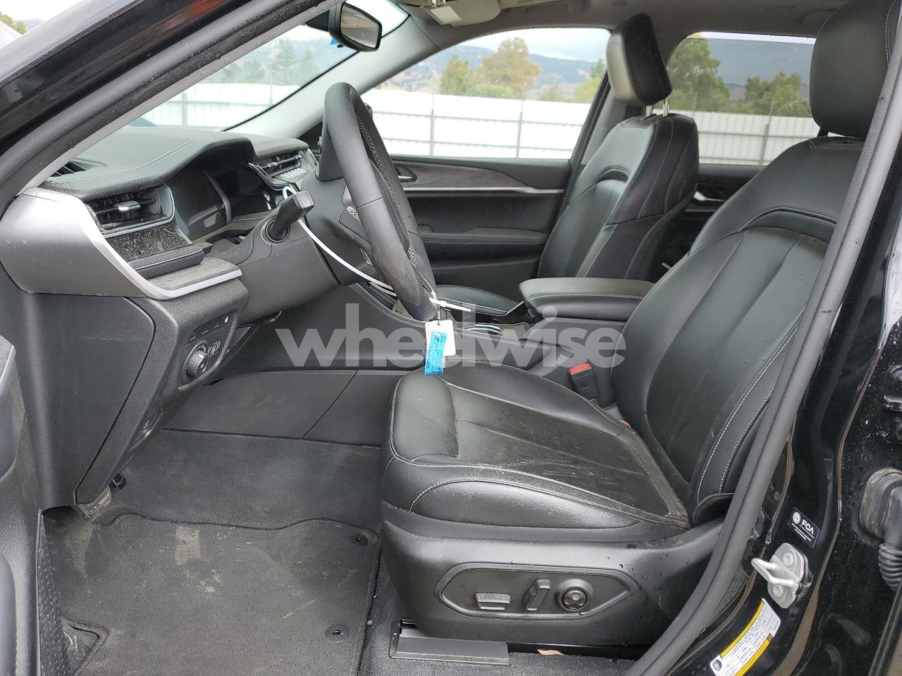 Photo 7 of 2023 JEEP GRAND CHEROKEE LIMITED 4XE (VIN 1C4RJYB67PC624360)