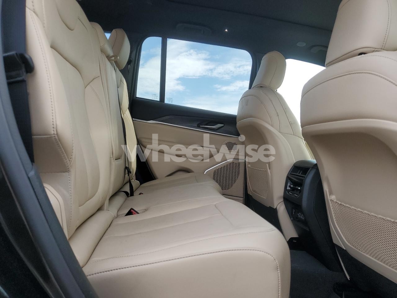 Photo 11 of 2023 JEEP GRAND CHEROKEE LIMITED 4XE (VIN 1C4RJYB67PC665409)