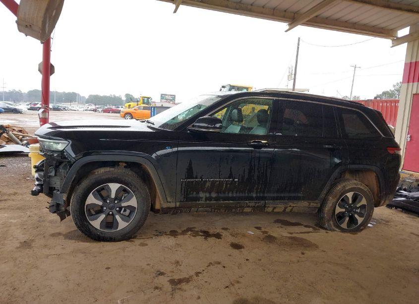 Photo 15 of 2024 Jeep Grand CHEROKEE 4XE (VIN 1C4RJYB67R8958135)