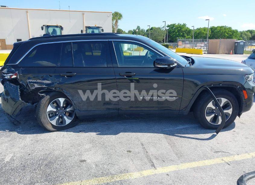 Photo 13 of 2024 Jeep Grand CHEROKEE 4XE (VIN 1C4RJYB67RC115694)