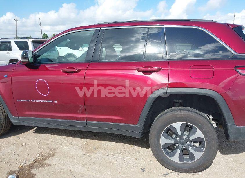 Photo 15 of 2024 Jeep Grand CHEROKEE 4XE (VIN 1C4RJYB67RC117428)