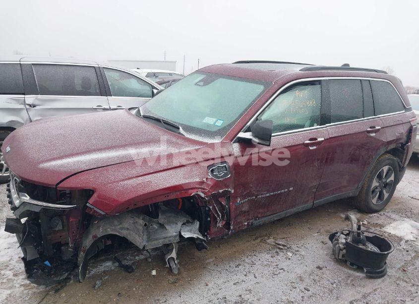 Photo 2 of 2024 Jeep Grand CHEROKEE 4XE (VIN 1C4RJYB67RC145603)