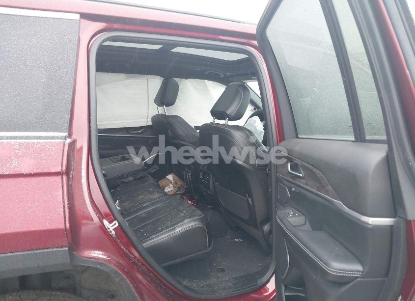 Photo 8 of 2024 Jeep Grand CHEROKEE 4XE (VIN 1C4RJYB67RC145603)