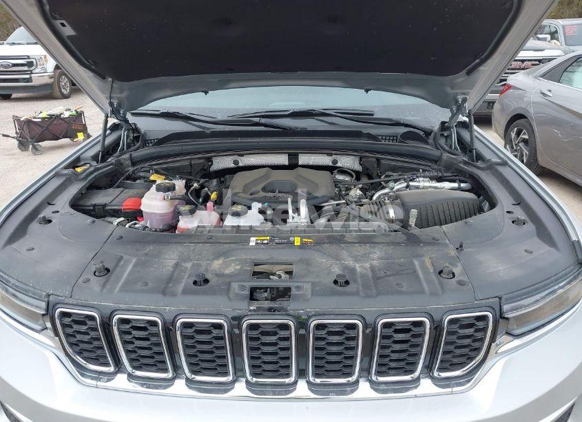 Photo 10 of 2024 Jeep Grand CHEROKEE 4XE (VIN 1C4RJYB67RC146542)
