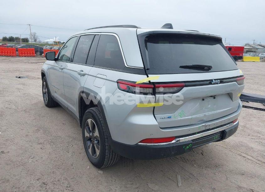 Photo 3 of 2024 Jeep Grand CHEROKEE 4XE (VIN 1C4RJYB67RC146542)