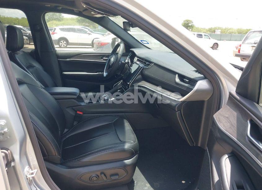 Photo 5 of 2024 Jeep Grand CHEROKEE 4XE (VIN 1C4RJYB68R8516819)
