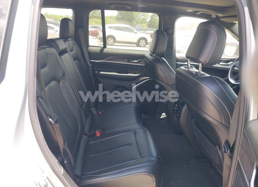 Photo 8 of 2024 Jeep Grand CHEROKEE 4XE (VIN 1C4RJYB68R8516819)