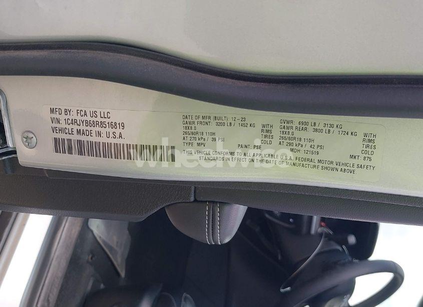 Photo 9 of 2024 Jeep Grand CHEROKEE 4XE (VIN 1C4RJYB68R8516819)