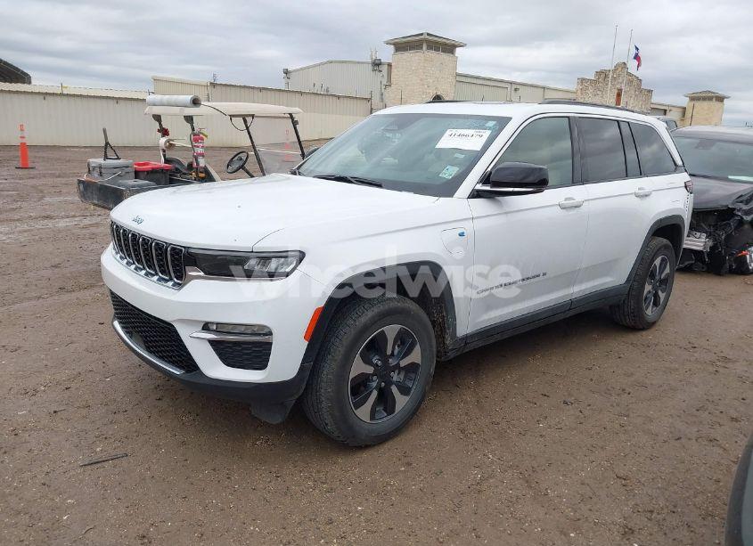 Photo 2 of 2024 Jeep Grand CHEROKEE 4XE (VIN 1C4RJYB68R8518683)