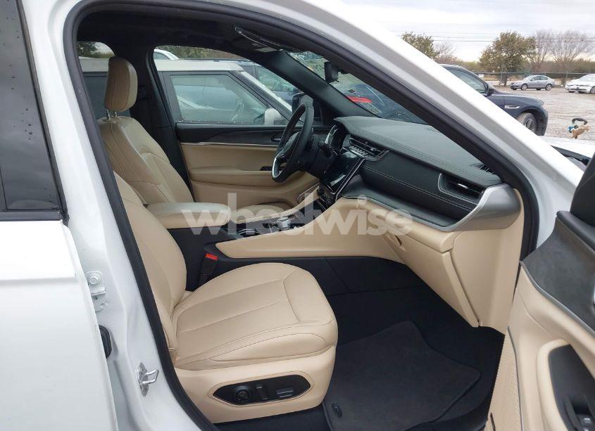 Photo 5 of 2024 Jeep Grand CHEROKEE 4XE (VIN 1C4RJYB68R8518683)