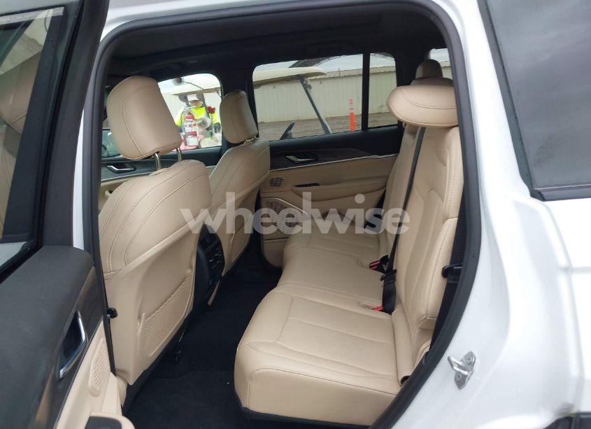 Photo 8 of 2024 Jeep Grand CHEROKEE 4XE (VIN 1C4RJYB68R8518683)