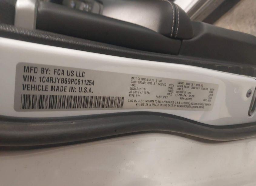 Photo 9 of 2023 Jeep Grand CHEROKEE 4XE (VIN 1C4RJYB69PC611254)