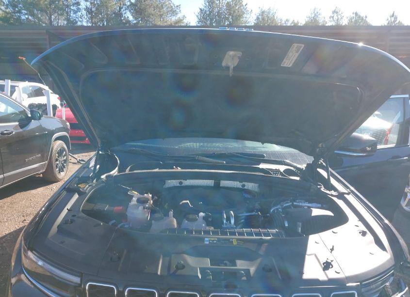 Photo 10 of 2024 Jeep Grand CHEROKEE 4XE (VIN 1C4RJYB69R8531782)