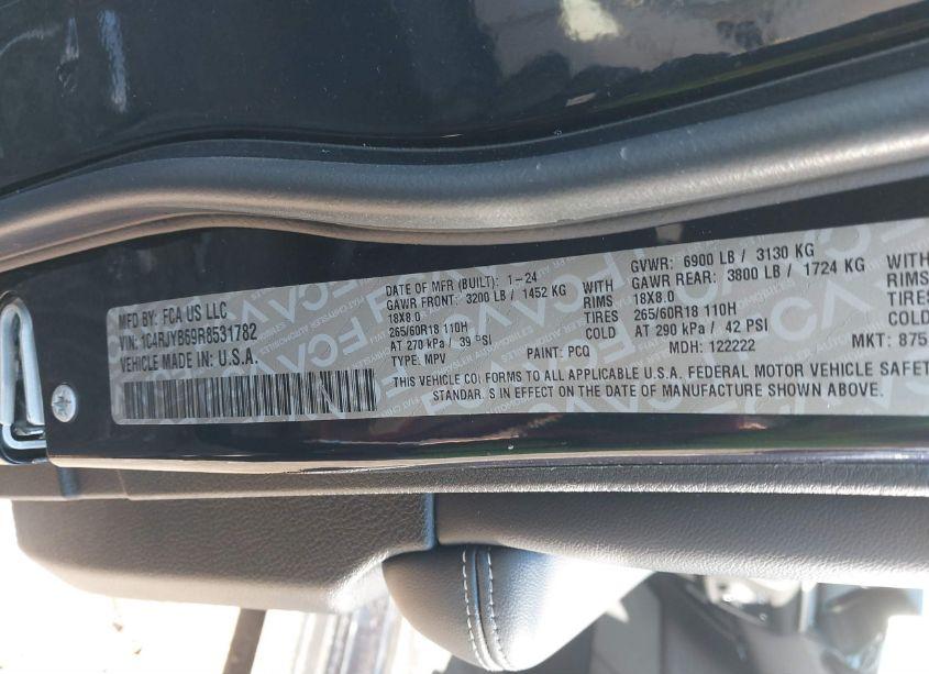 Photo 9 of 2024 Jeep Grand CHEROKEE 4XE (VIN 1C4RJYB69R8531782)