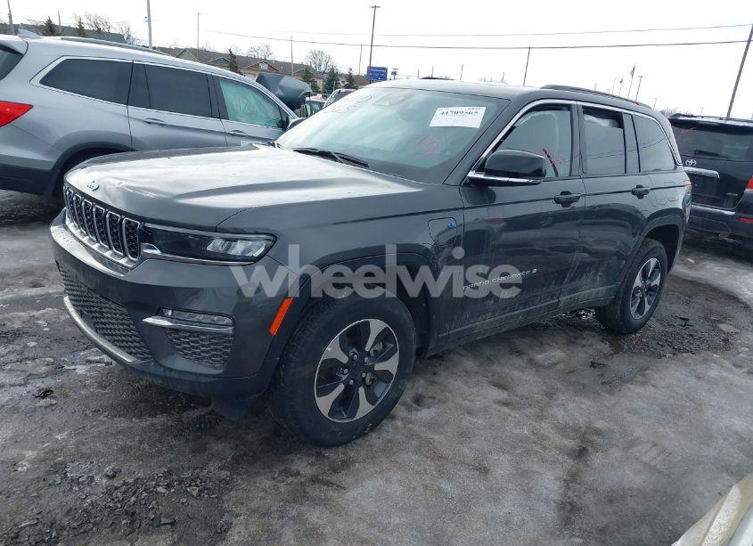Photo 2 of 2024 Jeep Grand CHEROKEE 4XE (VIN 1C4RJYB6XRC117732)