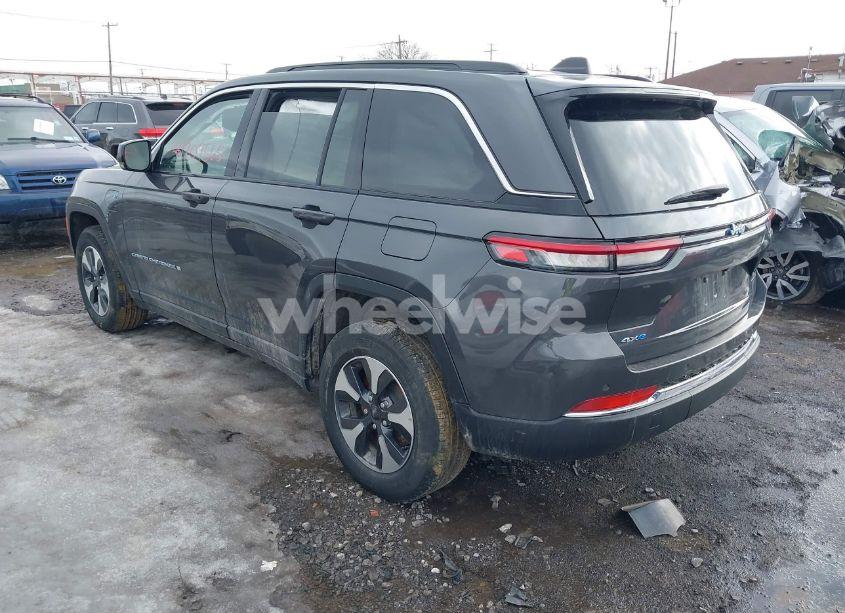 Photo 3 of 2024 Jeep Grand CHEROKEE 4XE (VIN 1C4RJYB6XRC117732)