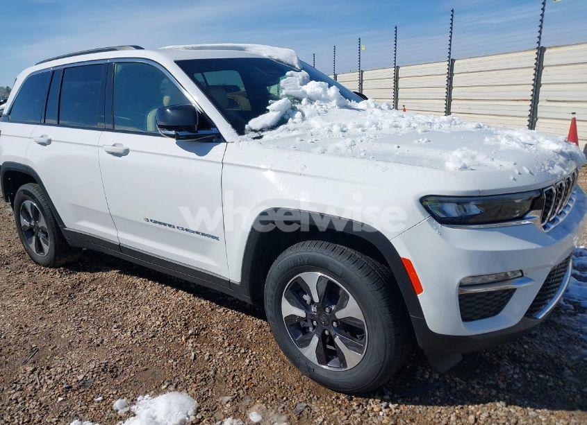 2024 Jeep Grand CHEROKEE 4XE (VIN 1C4RJYB6XRC133655) main photo