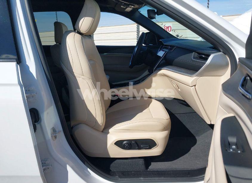 Photo 5 of 2024 Jeep Grand CHEROKEE 4XE (VIN 1C4RJYB6XRC133655)