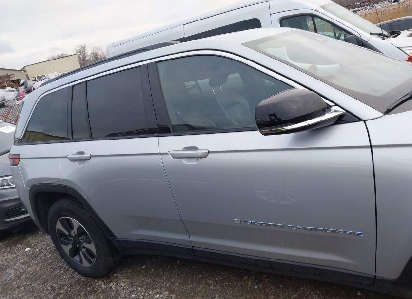 Photo 13 of 2024 Jeep Grand CHEROKEE 4XE (VIN 1C4RJYB6XRC145398)