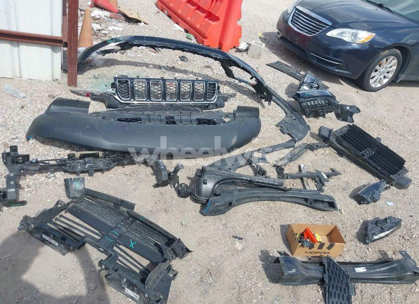 Photo 12 of 2024 Jeep Grand CHEROKEE 4XE (VIN 1C4RJYB6XRC181771)