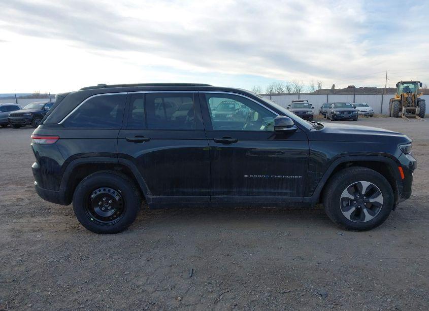 Photo 13 of 2024 Jeep Grand CHEROKEE 4XE (VIN 1C4RJYB6XRC181995)