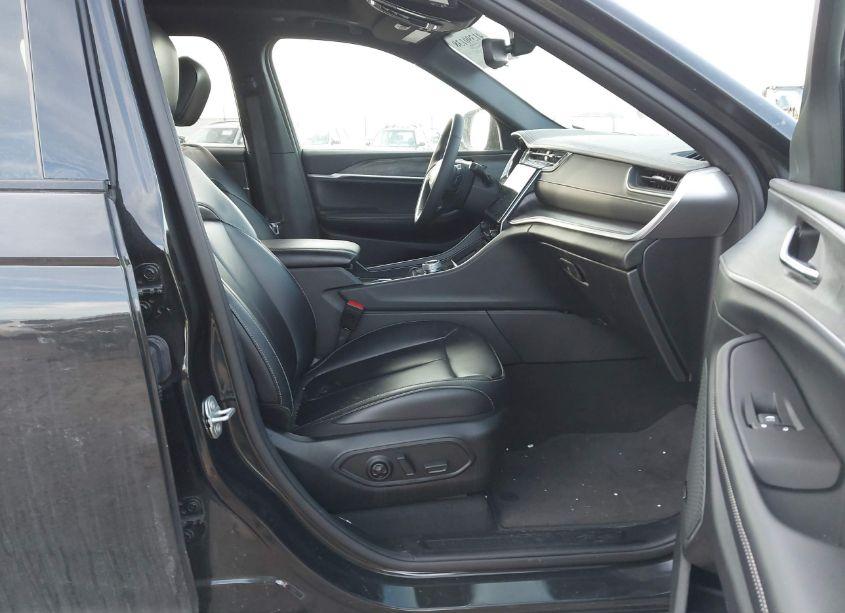 Photo 5 of 2024 Jeep Grand CHEROKEE 4XE (VIN 1C4RJYB6XRC181995)