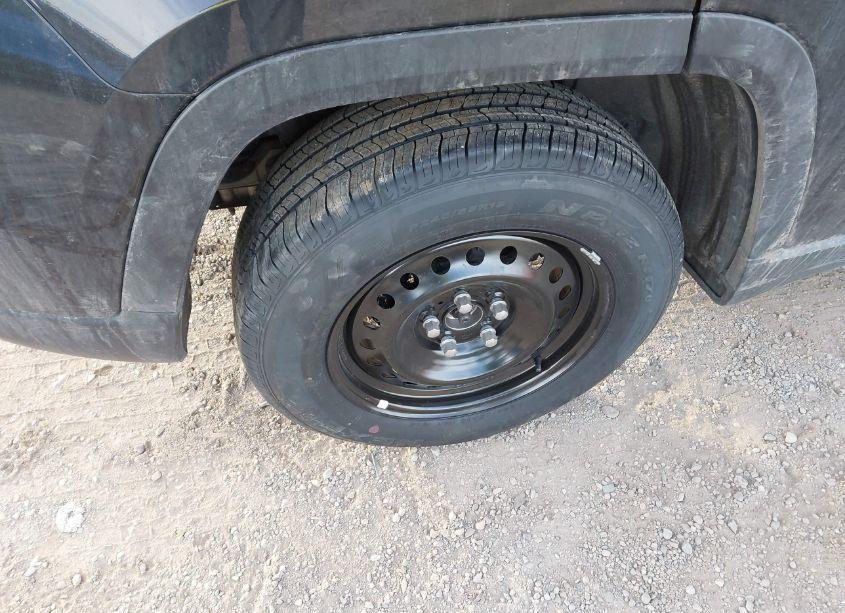 Photo 6 of 2024 Jeep Grand CHEROKEE 4XE (VIN 1C4RJYB6XRC181995)