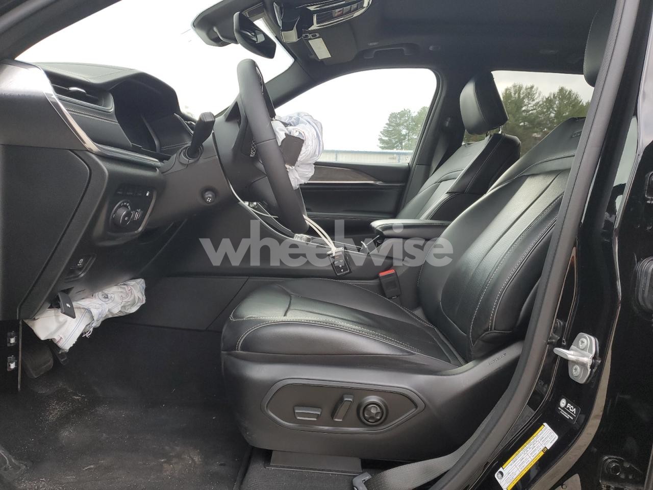 Photo 7 of 2023 JEEP GRAND CHEROKEE OVERLAND 4XE (VIN 1C4RJYD68P8790807)