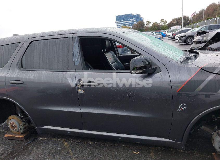 Photo 13 of 2016 Dodge Durango R/T (VIN 1C4SDHCT4GC483390)