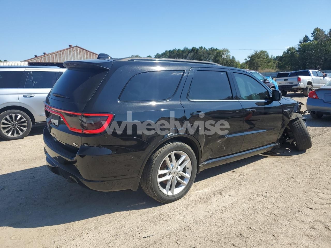 Photo 3 of 2023 DODGE DURANGO R/T (VIN 1C4SDHCT7PC555411)