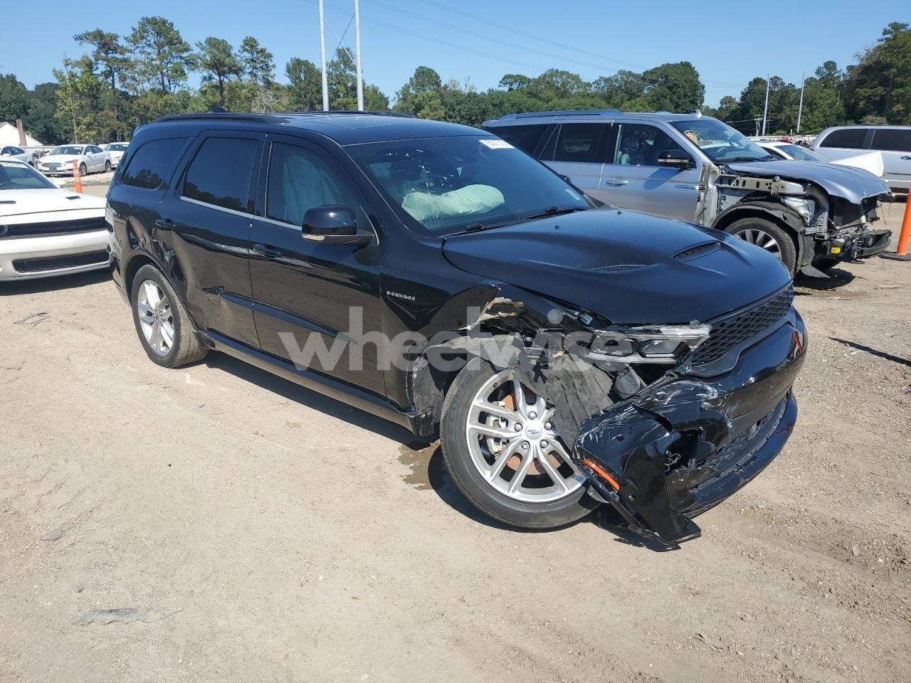 Photo 4 of 2023 DODGE DURANGO R/T (VIN 1C4SDHCT7PC555411)