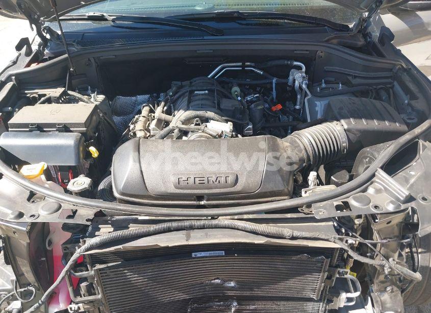 Photo 10 of 2024 Dodge Durango R/T PREMIUM RWD (VIN 1C4SDHCT9RC234831)