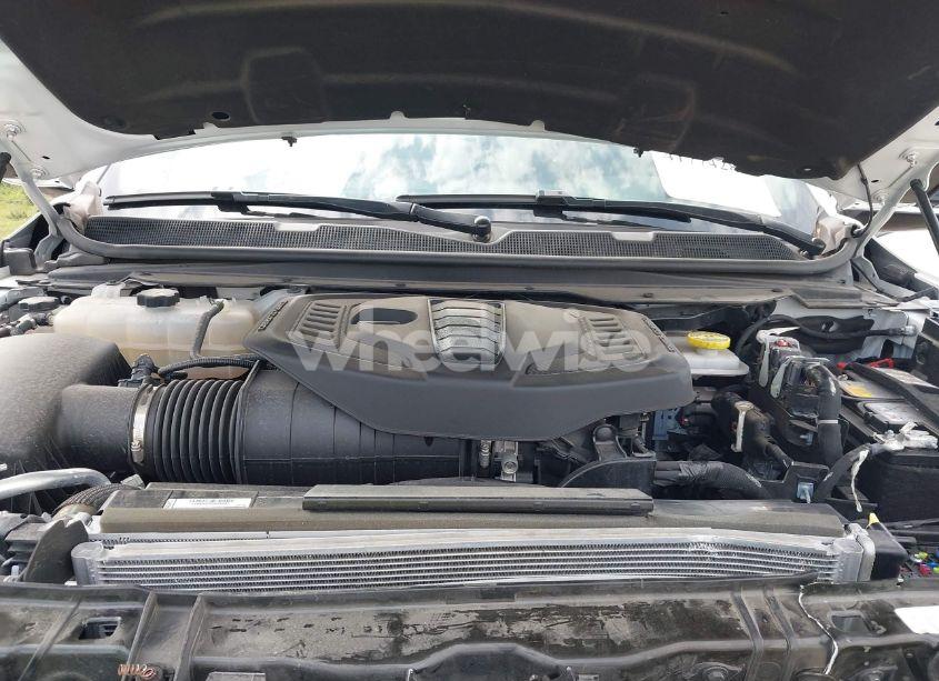 Photo 10 of 2024 Jeep Wagoneer L SERIES II 4X2 (VIN 1C4SJRBP0RS146095)