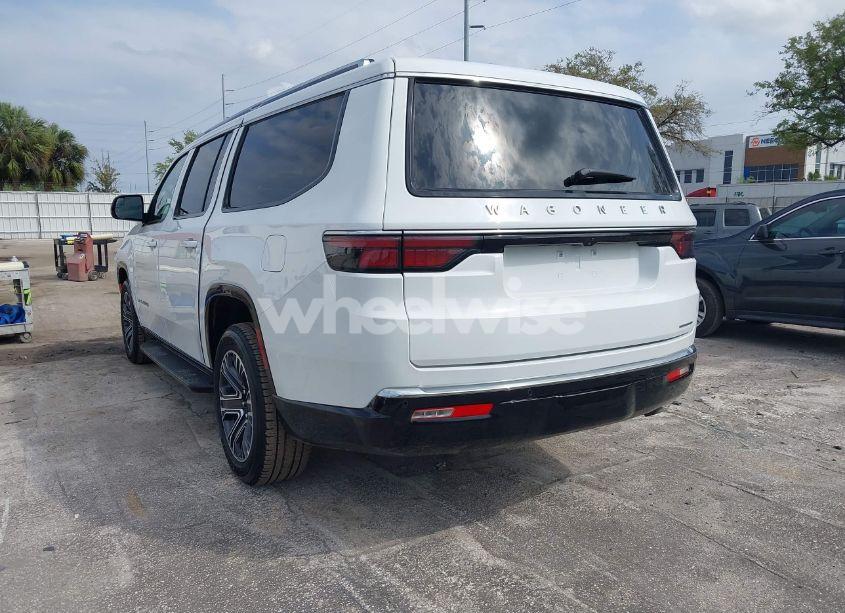 Photo 3 of 2024 Jeep Wagoneer L SERIES II 4X2 (VIN 1C4SJRBP0RS146095)