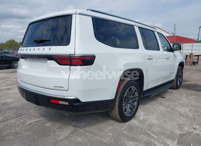 Photo 4 of 2024 Jeep Wagoneer L SERIES II 4X2 (VIN 1C4SJRBP0RS146095)